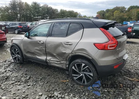 2022 Volvo Xc40 T5 R-Design z USA, uszkodzony, nr VIN YV4162UMXN2714870